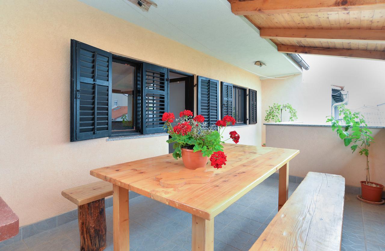 Apartments Dino 1700 Fazana Exterior photo