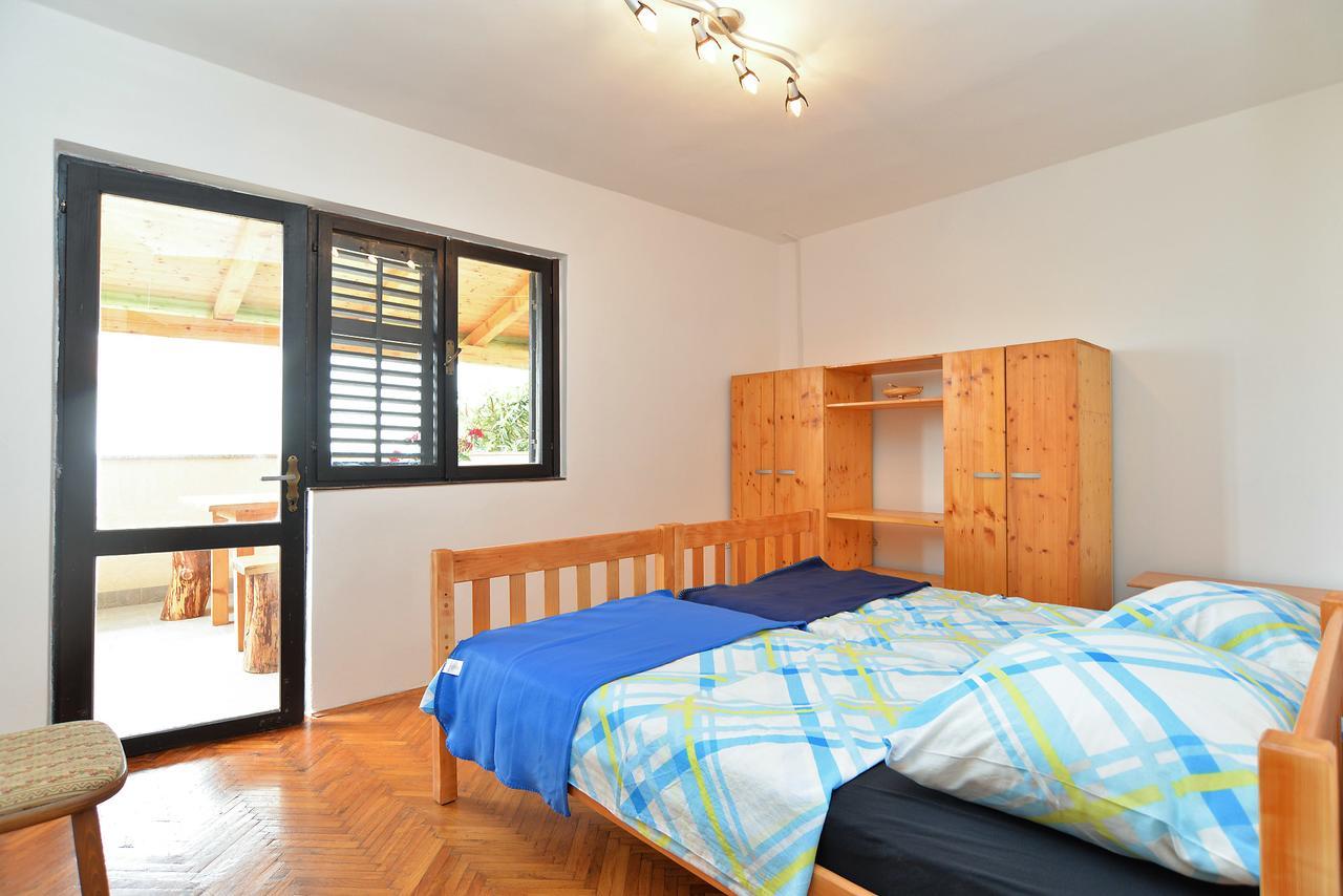 Apartments Dino 1700 Fazana Exterior photo