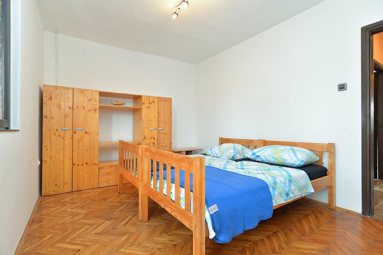 Apartments Dino 1700 Fazana Exterior photo